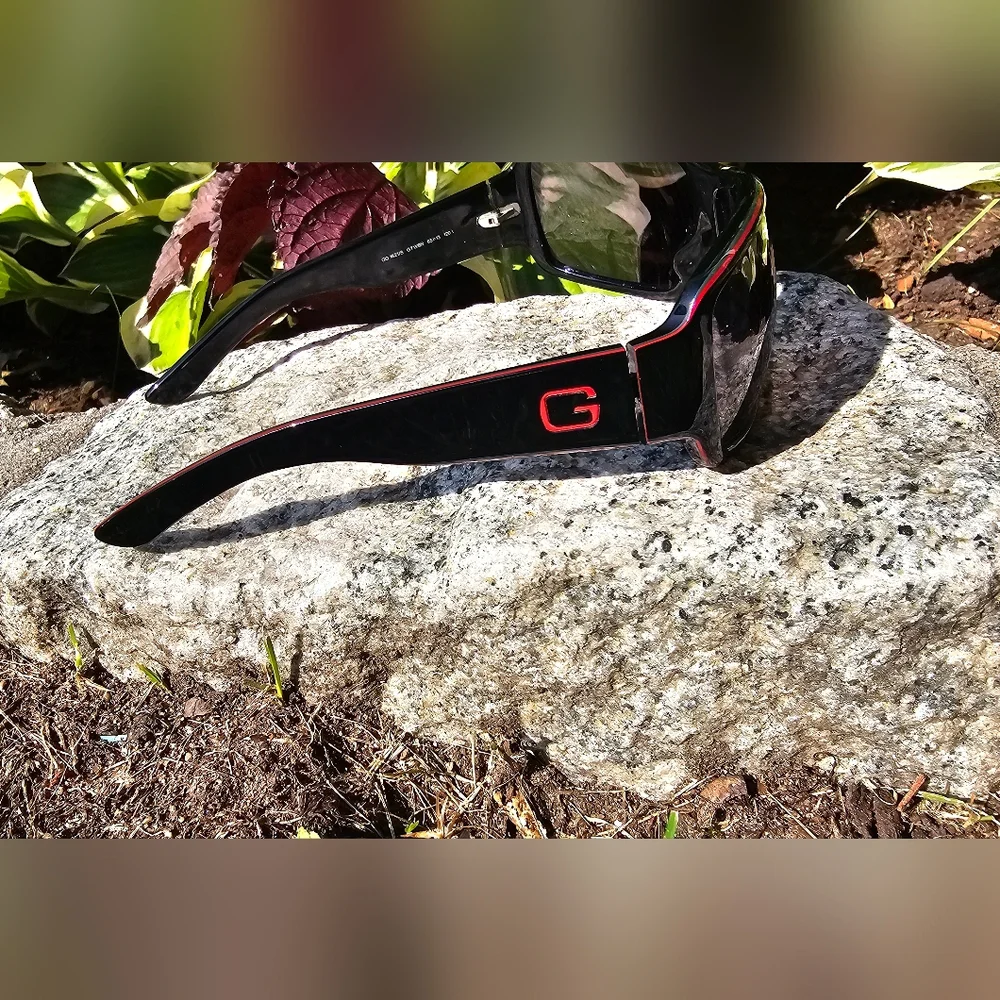 Gucci Vintage Black and Red Sunglasses Men